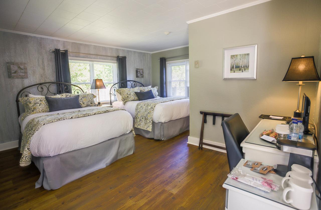 The Woodview Inn Gananoque Eksteriør billede